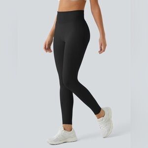 HALARA Black OneForm Seamless Flow High Waisted Booty Scrunch 7/8 Leggings Small